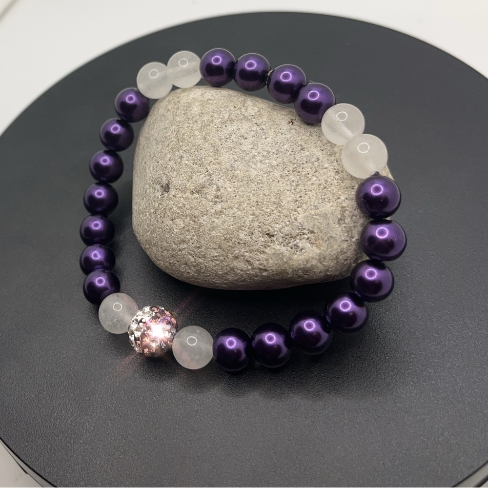 🌸 Handcrafted Purple Beaded Stretch bracelet - Picture 8 of 8